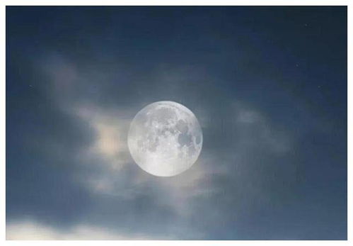 金牛座满月月食,随风飘散的帷幕碎片中,你看到了无比清晰的自己