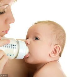 宝宝不吃奶粉有妙招 婴儿不吃奶瓶里的奶粉怎么办？ 