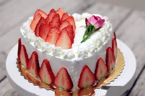 生日蛋糕之草莓奶油蛋糕的做法 附8寸戚风做法