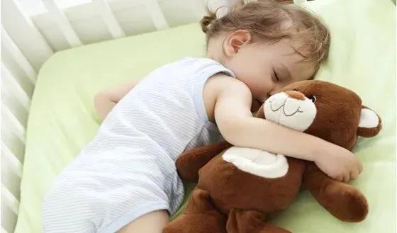 宝宝睡多久合适 0 3岁宝宝睡眠时间表告诉你答案