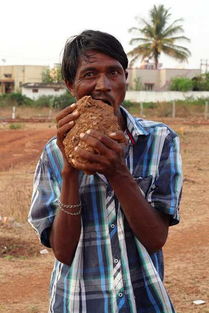 印度异食癖男子吃砖头20年 每天3公斤牙好胃口好 图 