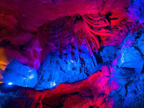 杭州桐庐有个天子洞,坐落在山顶,被誉为亚洲最大竖井溶洞