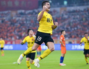 艾克森为什么帮助中国足球