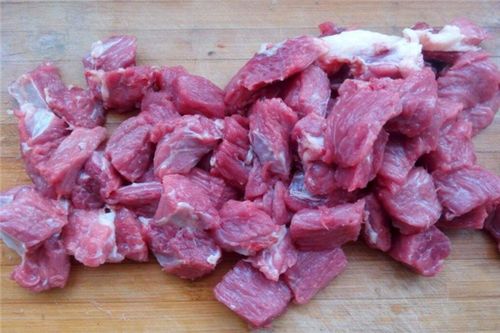 炖牛肉最好吃做法 加入 2克 它,牛肉软烂入味,并且快速炖熟