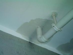 地面渗水是上下水管破损还是卫生间漏水 该怎么办 