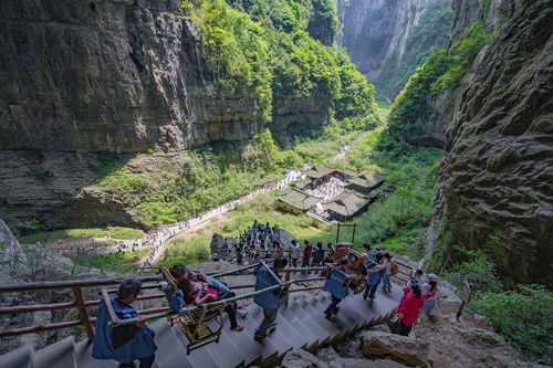 介绍一处旅游景点20字左右 (介绍一处旅游景点20字左右怎么写)