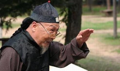 江湖术士断言乾隆能活90岁,本想拍马屁,不料却被斩首示众