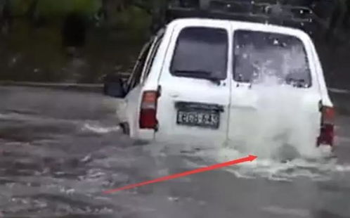 暴雨不断 汽车涉水 泡水处理指南