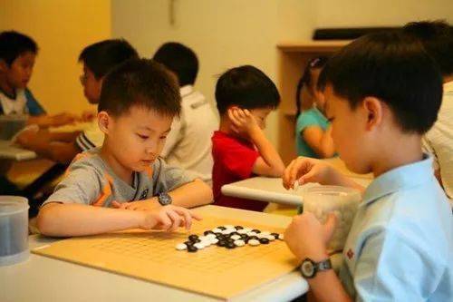 隔壁同一天开始学棋的孩子,已经拿了冠军 已经升了5段