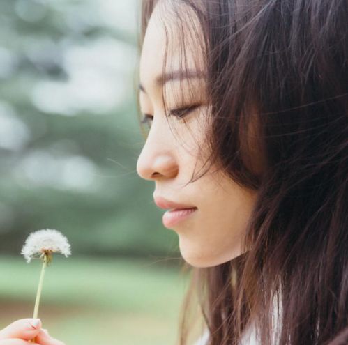 天蝎座女生性格非常好,并且非常有趣,处世为人都很大方