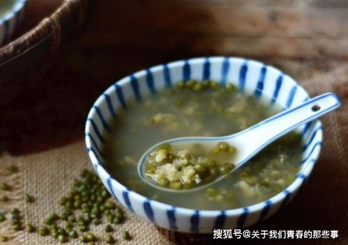 煮绿豆汤,浸泡后别直接煮,学3个技巧,10分钟软烂开花,汤不红