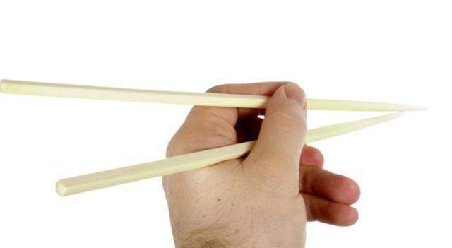 心理测试 你是怎样握筷子的 看你的命运是怎样 我居然是苦命的