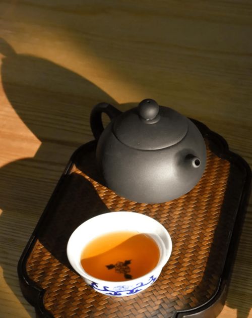 喝茶排出来的汗能排湿吗,湿气重可以喝茶叶吗，能减肥吗