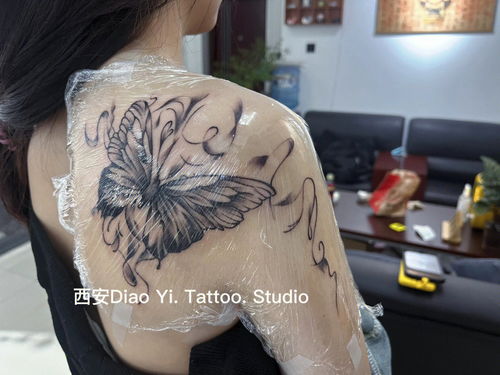 西安纹身 女生纹身 蝴蝶纹身 背部纹身 