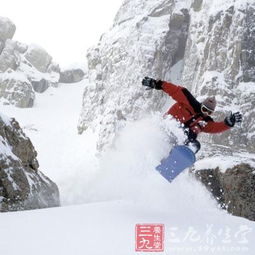 户外健身 滑雪的装备以及滑行技巧 