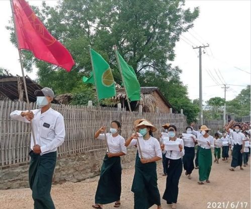 缅甸超过12万教师 教育工作者被辞退