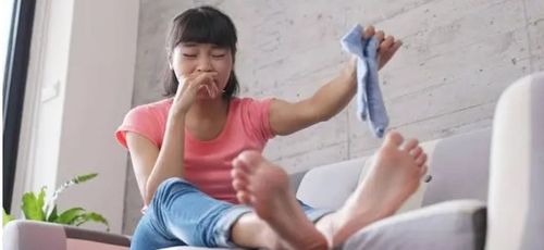 女性脚臭怎么办 女生出现脚臭问题怎么解决