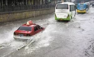 车辆如何安全驶出涉水区