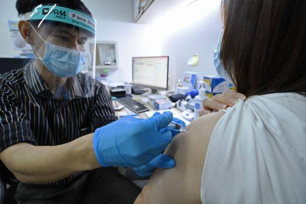 疫苗接种率高 新加坡拟放宽部分防疫措施