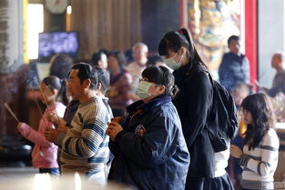 台湾地震救援第四天 家属赴寺庙祈福 