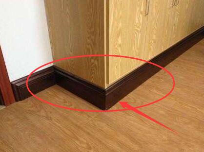 家居装修要不要装踢脚线 踢脚线与地板如何搭配才更美观实用
