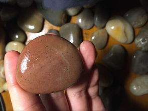 天然的石头中有几种是透明的，还可以割开石头？
