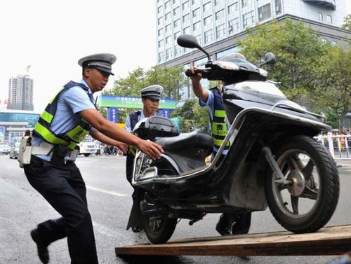 骑着新国标电动车,追不上前面的自行车,专家是不是该解释一下