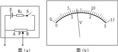 解释半偏法测电流表内阻和电压表内阻的测量值分别大于还是小于真实值？为什么？为什么E越大，定值电阻R越