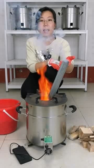 如今中国真的强大了,农民用的炉子不用烧火,用烟就能转化 