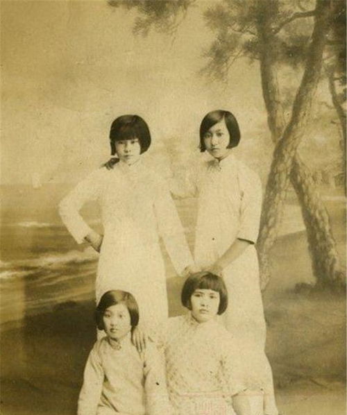民国时期的女学生和女子,清纯优雅的气质尽显中国传统旗袍之美