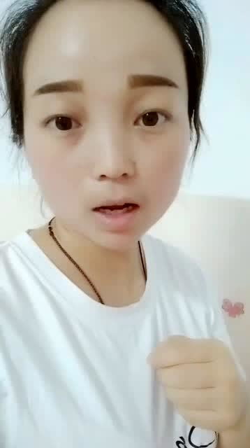 看什么看呀,没有见过美女呀 