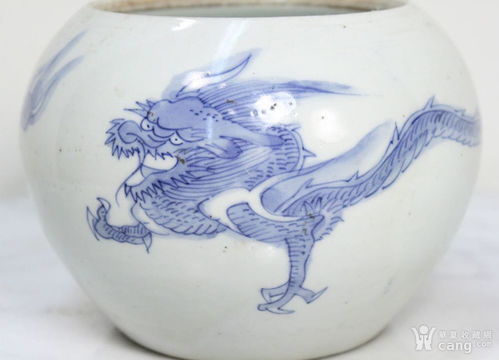 中国古代青花瓷罐 手绘龙