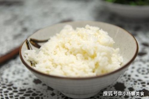 1碗大米饭,来看看3个国家的不同吃法,米饭也能吃出 花样 来