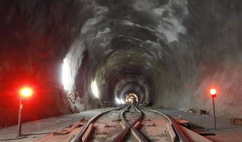 印度在中印边境修建隧道,为何速度如此之快,是谁帮助修的