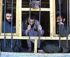 塔利班俘虏被关押在反塔联盟的监狱里 