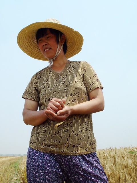 农村妇女形象照片图片
