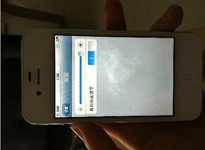 新买的iphone4s掉水里了 手机屏幕里面有很多的水渍怎么办 