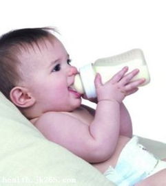 婴儿奶粉怎么换？婴儿换奶粉的正确方法