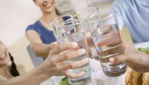 喝几口水就要小便的人VS喝很多水都没有尿意的人,哪个更健康