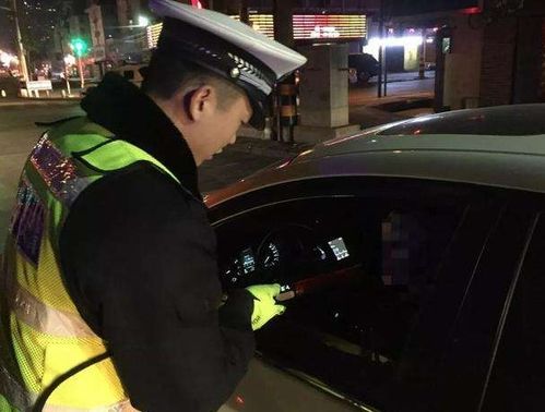 做梦梦到开车被交警拦(梦到开车被交警拦车)