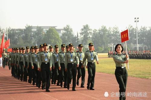 小王高考成绩一般,没能上军校,我给他这些建议,给他很大的鼓舞