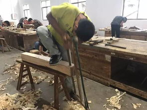 中国第一所培养木工 匠士 的学校 德胜鲁班木工学校 