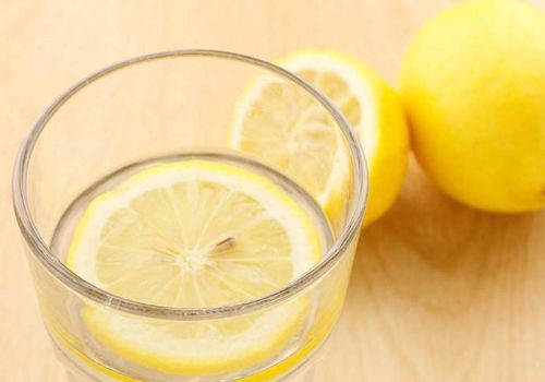 为什么泡的蜂蜜柠檬水是苦的 蜂蜜柠檬苦了补救办法