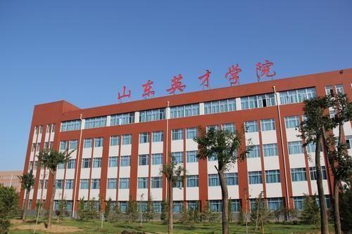 上大学的要注意,高考志愿该如何填报,选择省外大学还是省内大学