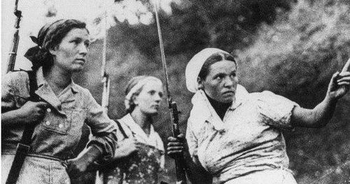 残害1000名同胞,苏联找了30年才抓到这个女魔头,她的下场如何