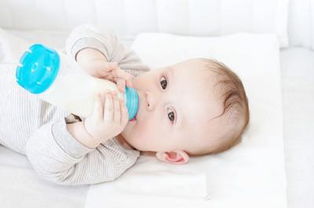 如何让宝宝喝奶粉(宝宝喝奶粉的正确方法)