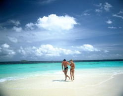 马尔代夫旅游岛地海天一色的浪漫之旅