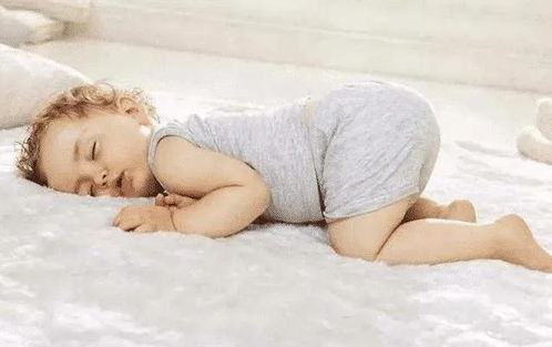 为啥宝宝睡觉总是 满头汗 主要原因有四种,父母要重视起来