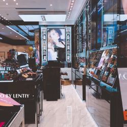 YSL 银泰百货店