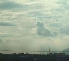 风在路上,云在天上 台风 摩羯 或明天登陆,而金华的云是这些形状